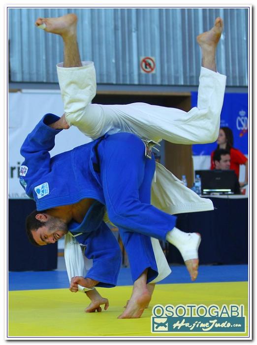CEU2011 900067